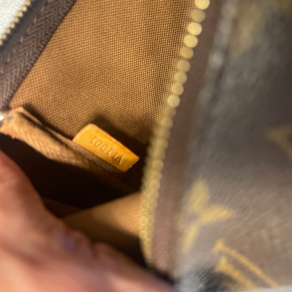 ❤️authentic lv Reposhing purse - Picture 13 of 16